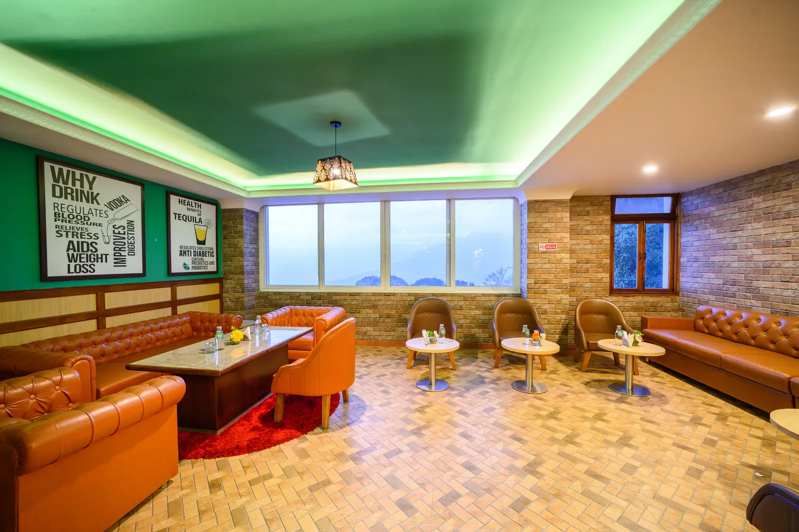 Guras Bar & Lounge