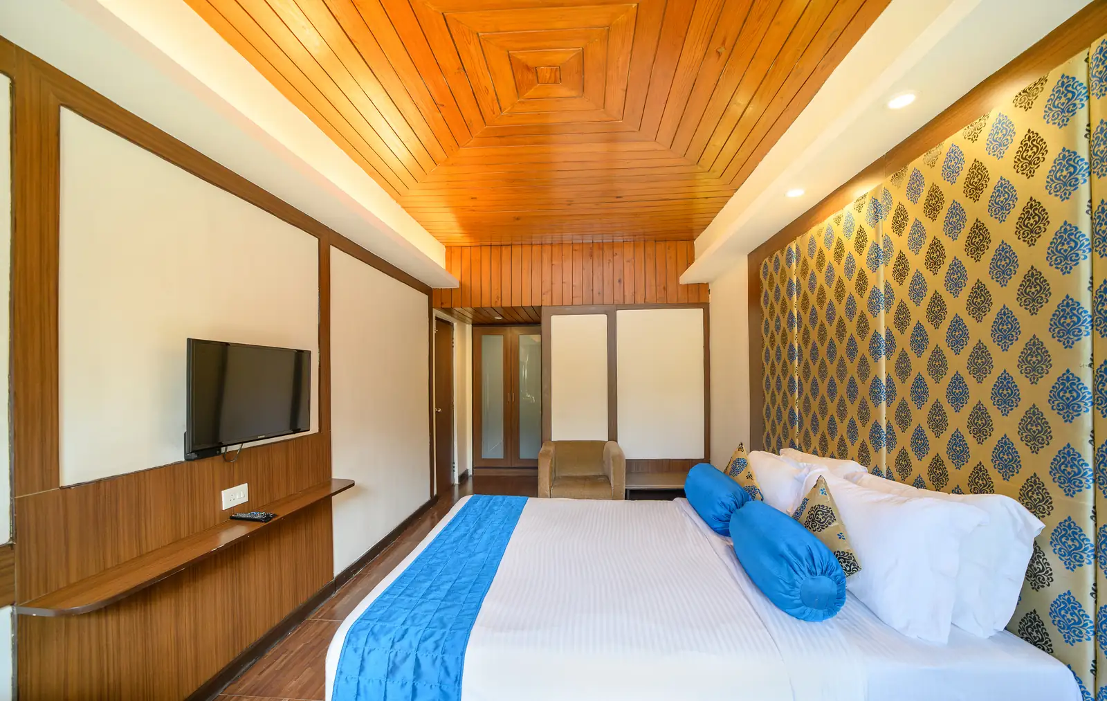 Deluxe Family Room